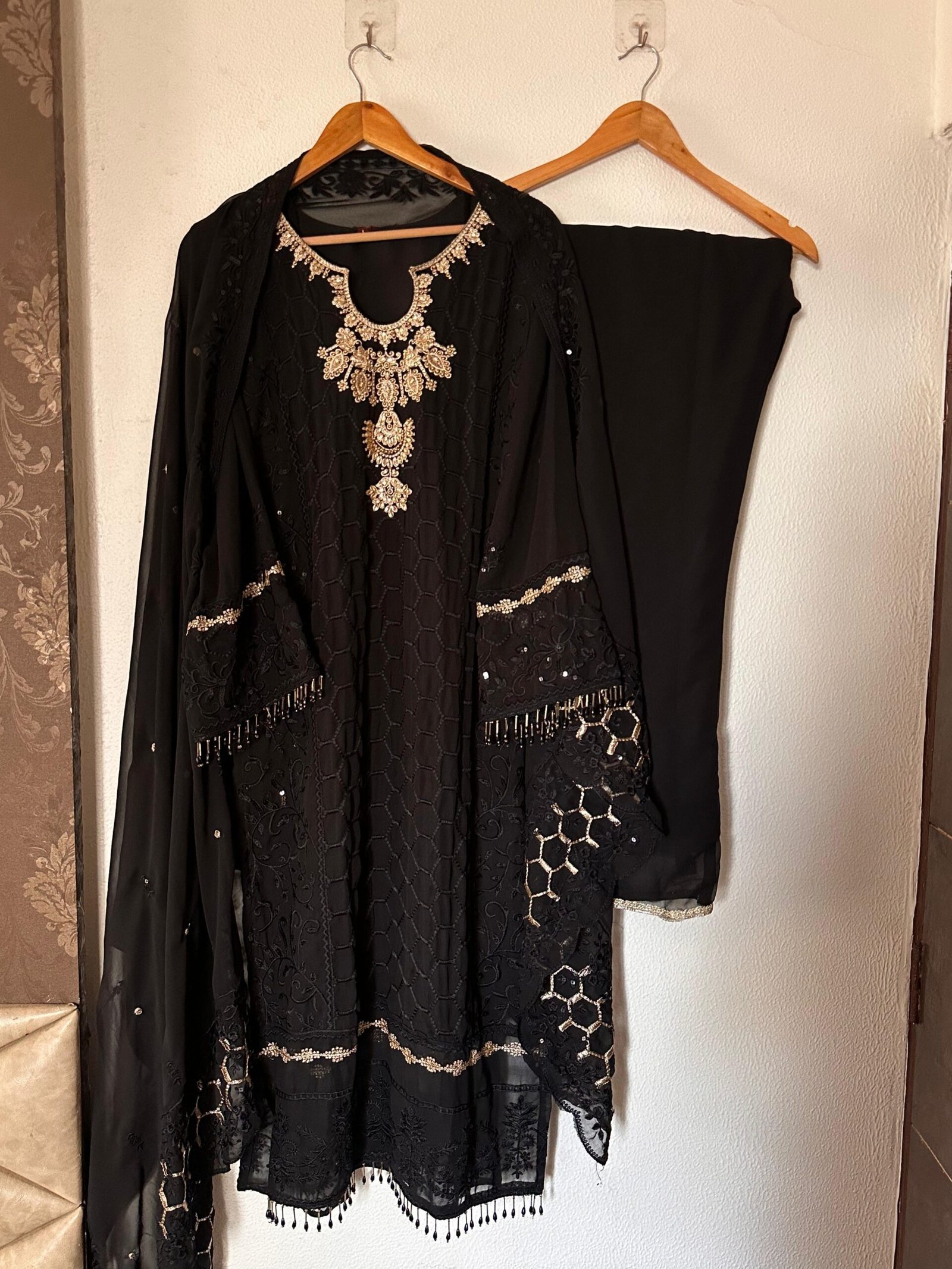 1a3b34a7-c894-481a-89b9-6584bed8a5d7 2