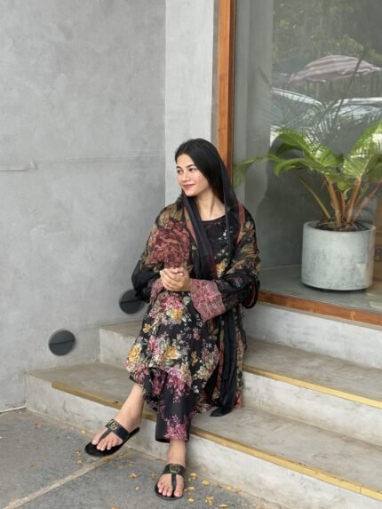 Petal Touch Pakistani Suit