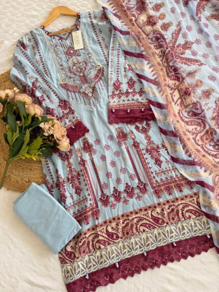 The Classic Look Pakistani suit